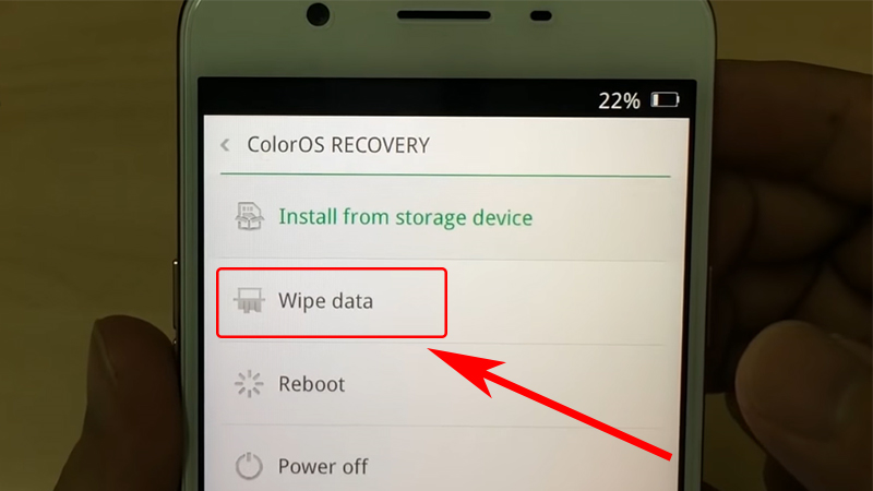 Chọn Wipe data để xóa dữ liệu